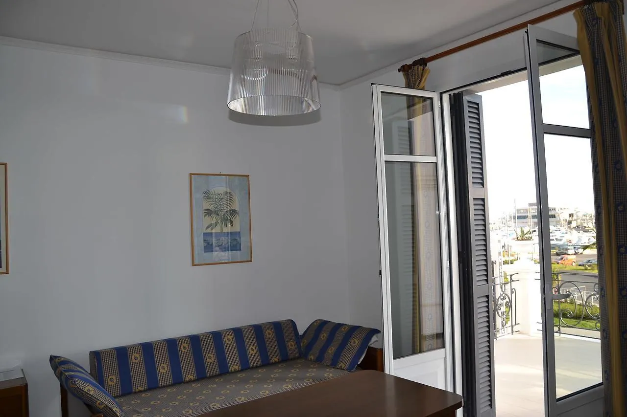 Residence Villa Chiara Loano Apartmanhotel