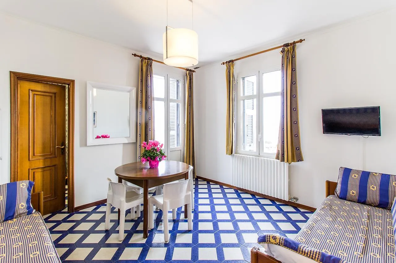Residence Villa Chiara Loano Aparthotel
